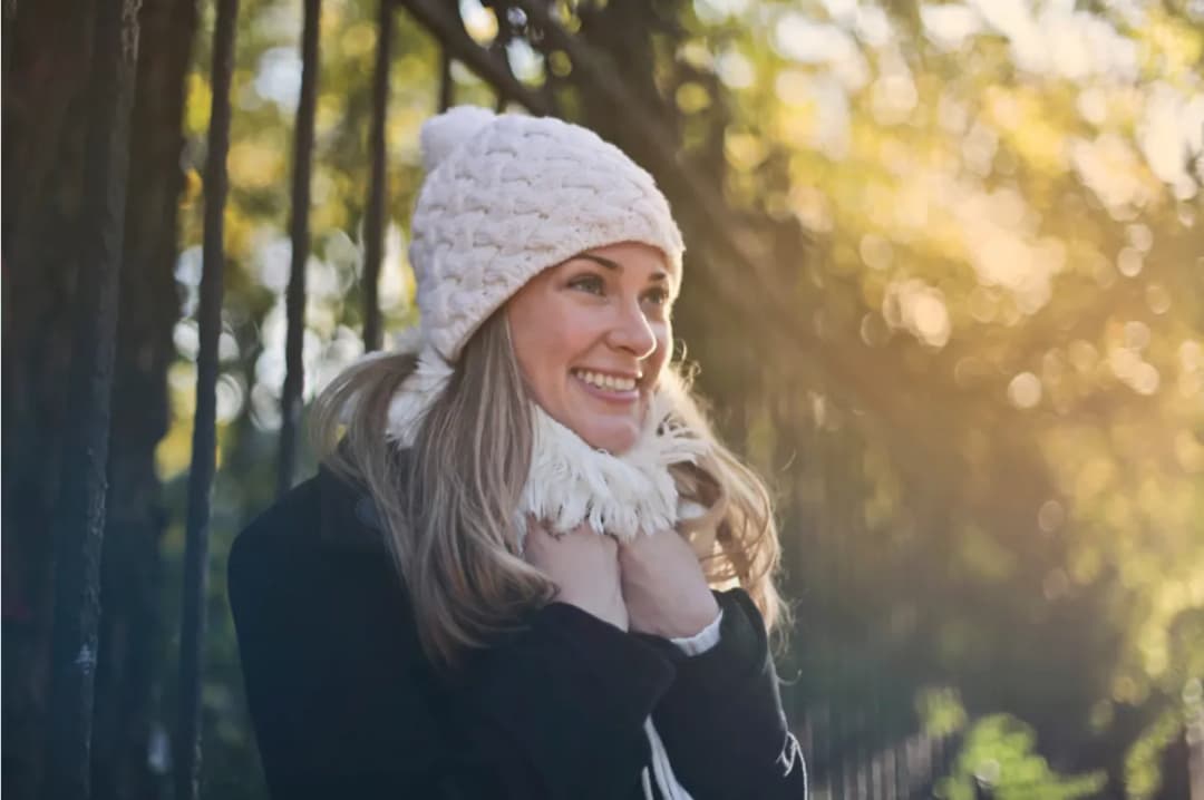 Modne czapki tej zimy: trendy, które zaskoczą każdego stylowego mężczyznę i kobietę