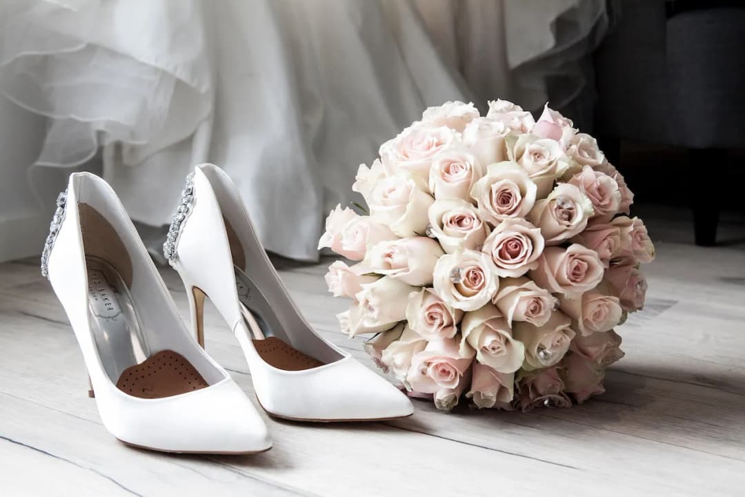 Idealne buty do sukni ślubnej princessa. Uniknij wpadki stylizacyjnej!