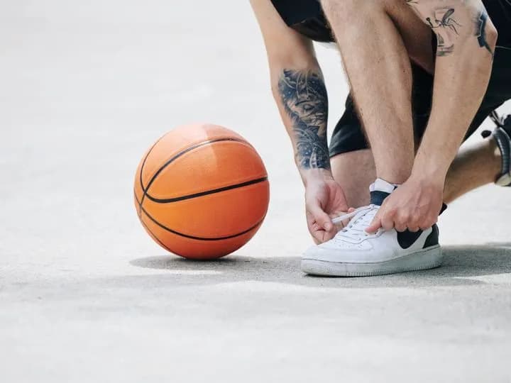 Najlepsze buty do koszykówki, które poprawią twoją grę na boisku Najlepsze buty do koszykówki, które poprawią twoją grę na boisku