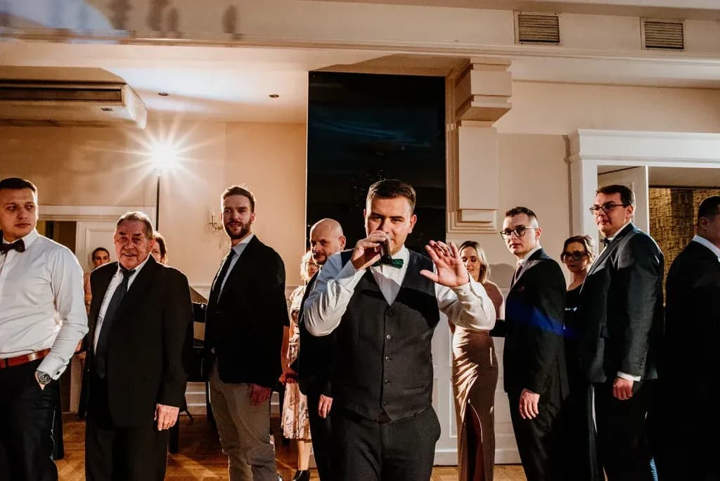 DJ czy kapela na wesele? Zaskakujące różnice, które musisz znać przed wyborem